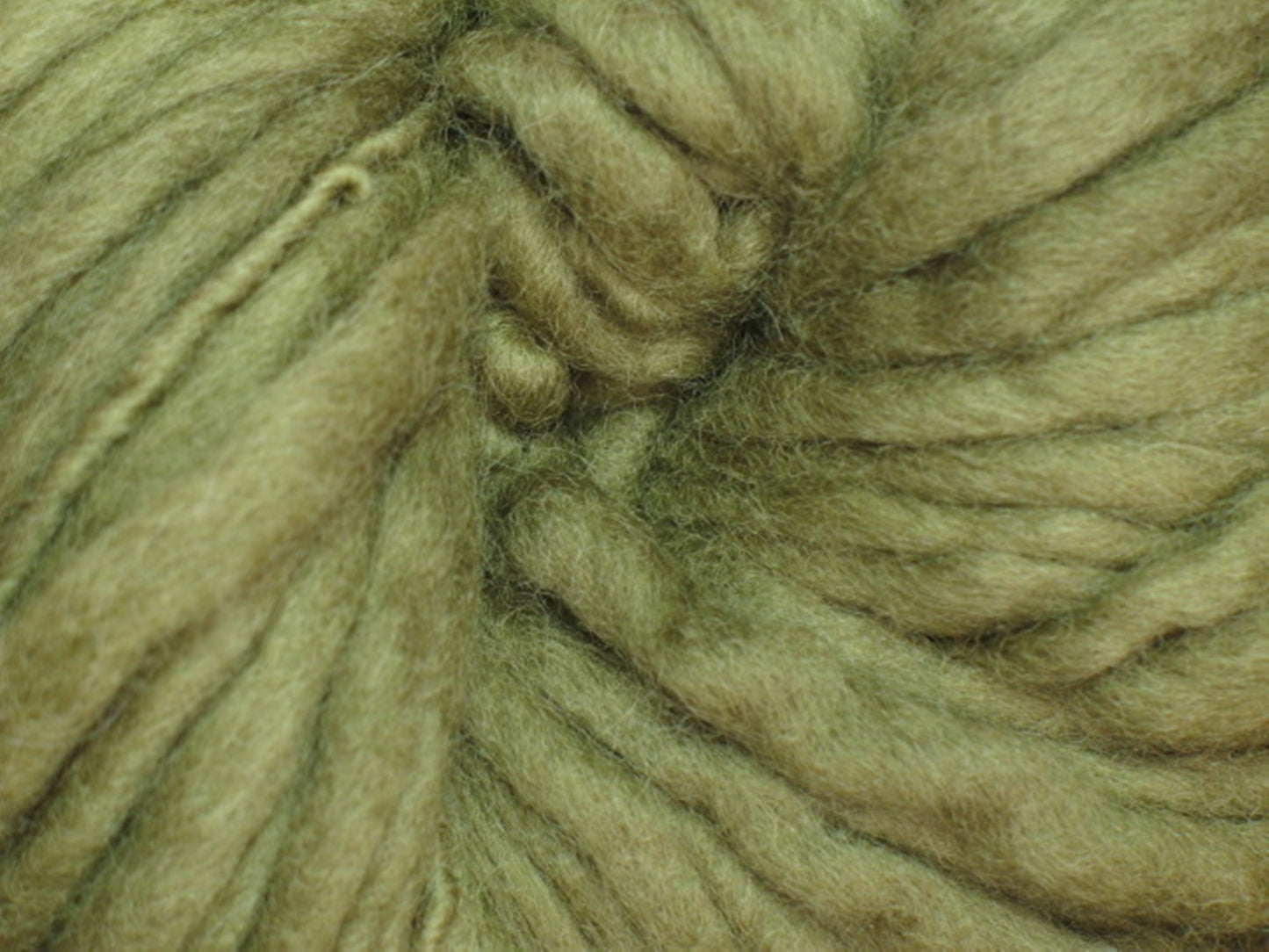 HANDSPUN WOOL l Skin Safe l Merino l Bulky l Color Olive