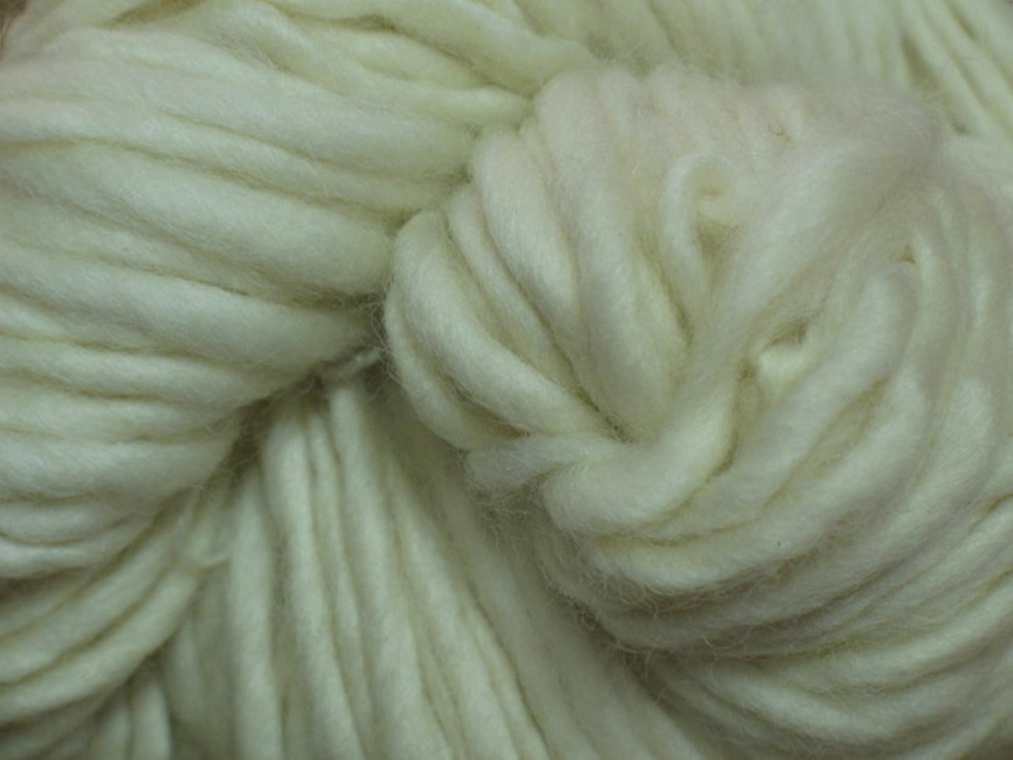 Merino Wool Yarn l HANDSPUN and HAND-DYED l Natural White - Rasta (1 skein)